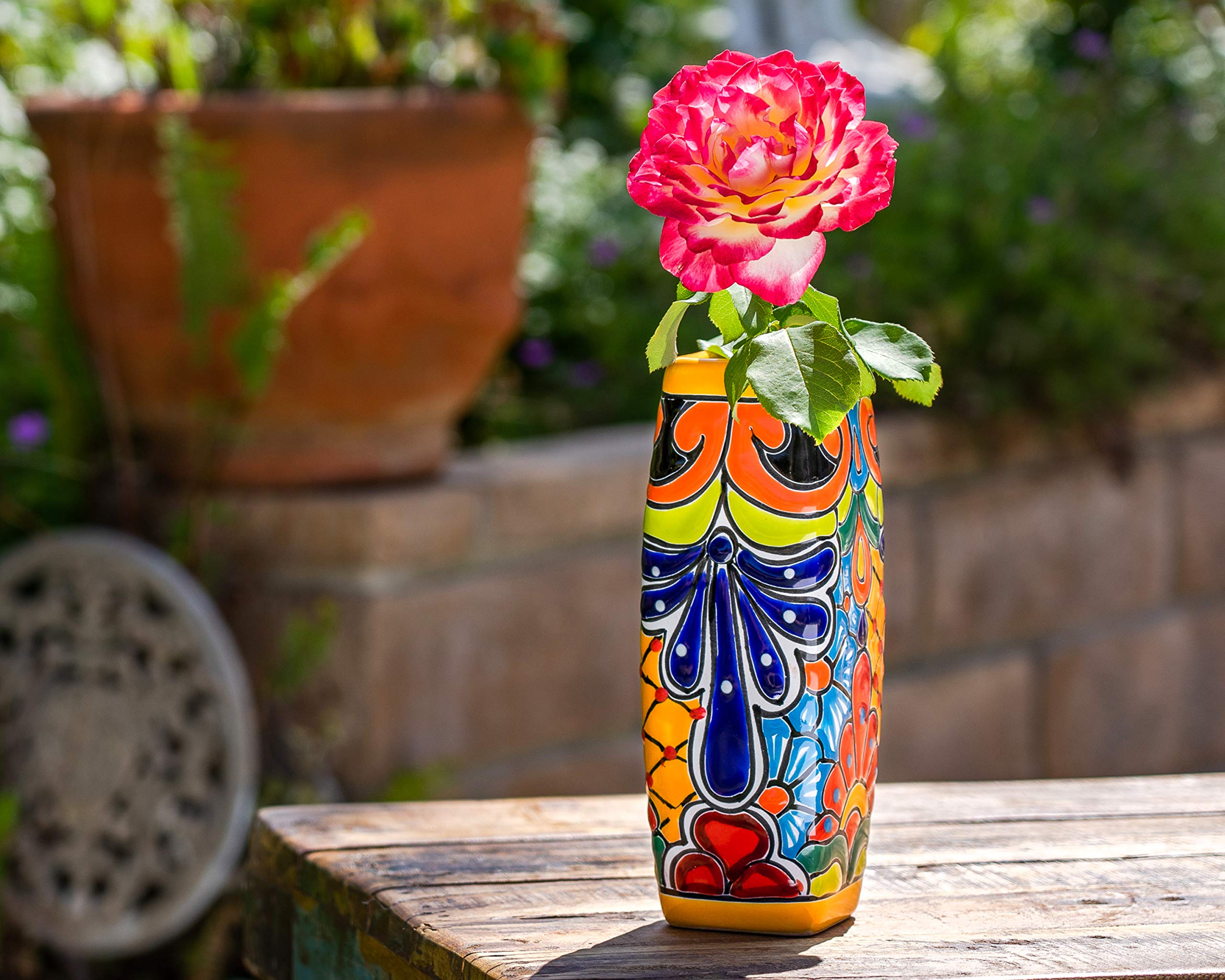 exploring-unique-materials-handmade-vases-uk-beyond-clay-and-glass
