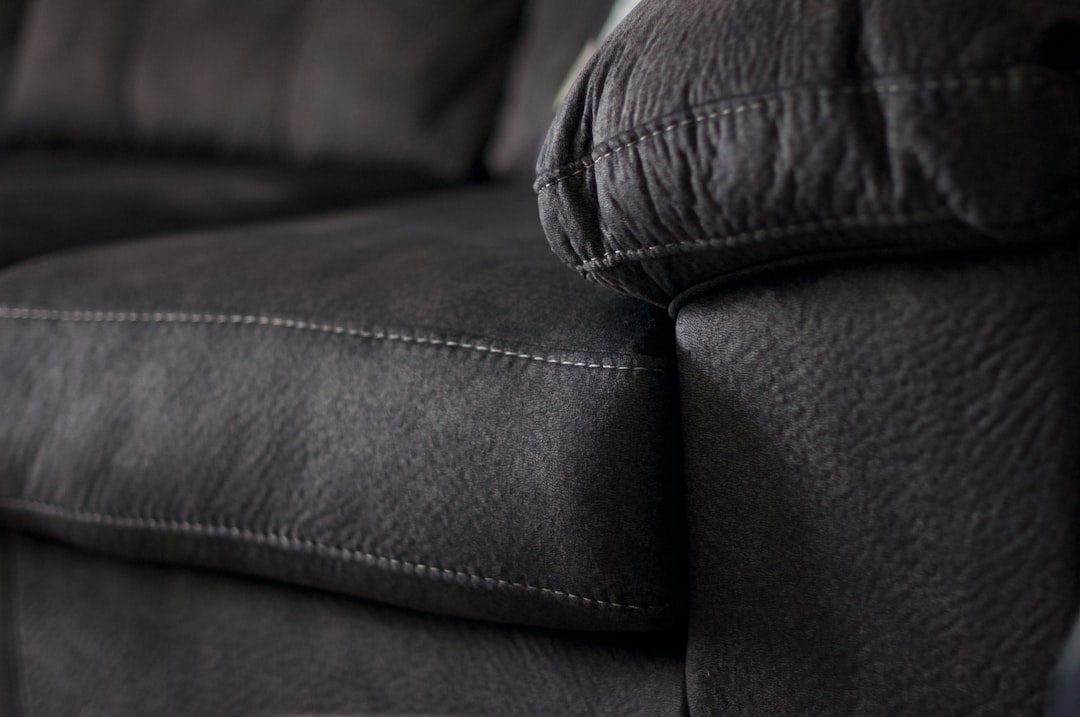 choosing-the-right-leather-for-your-lounge-chair-a-buyers-guide