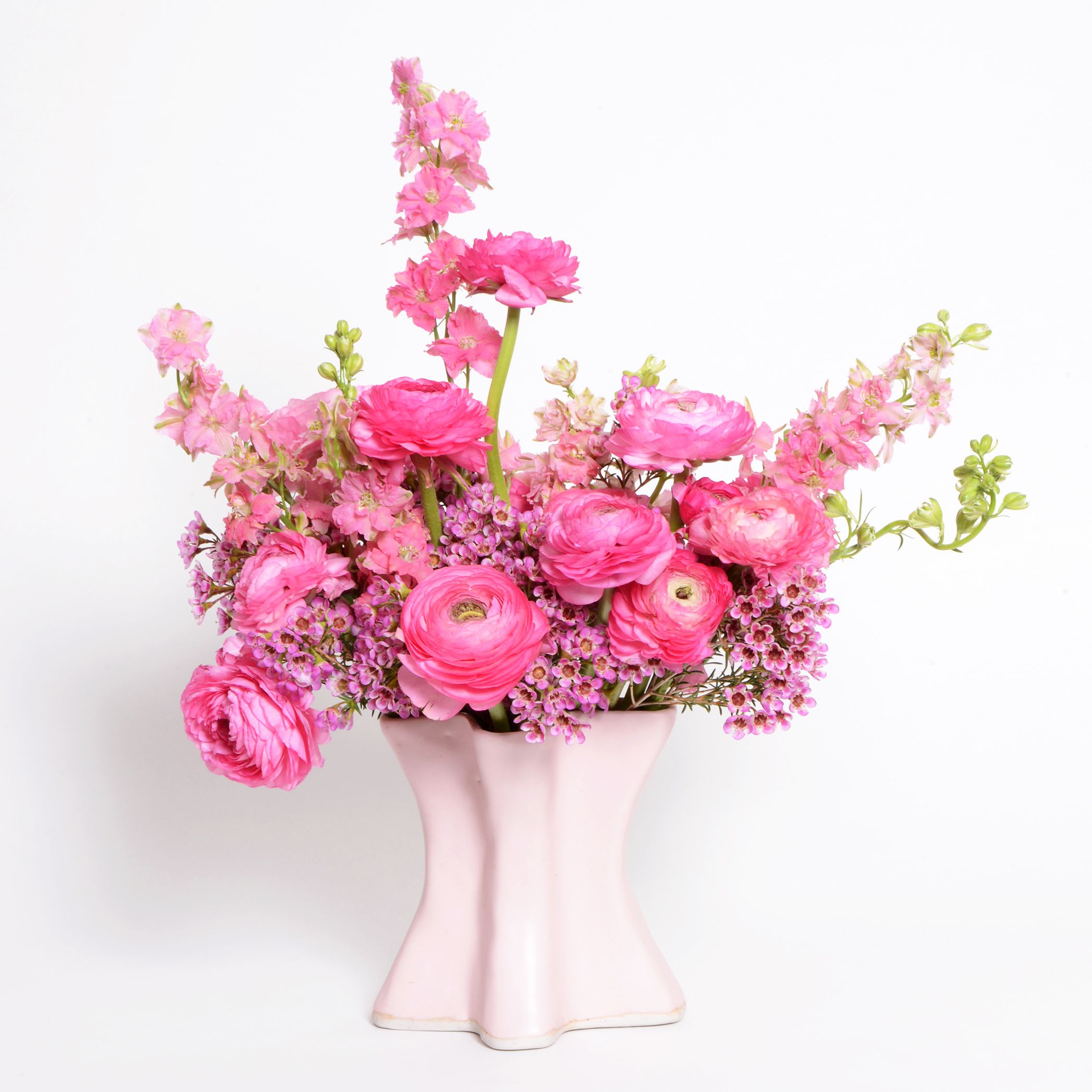 how-to-arrange-flowers-in-handmade-vases-like-a-pro