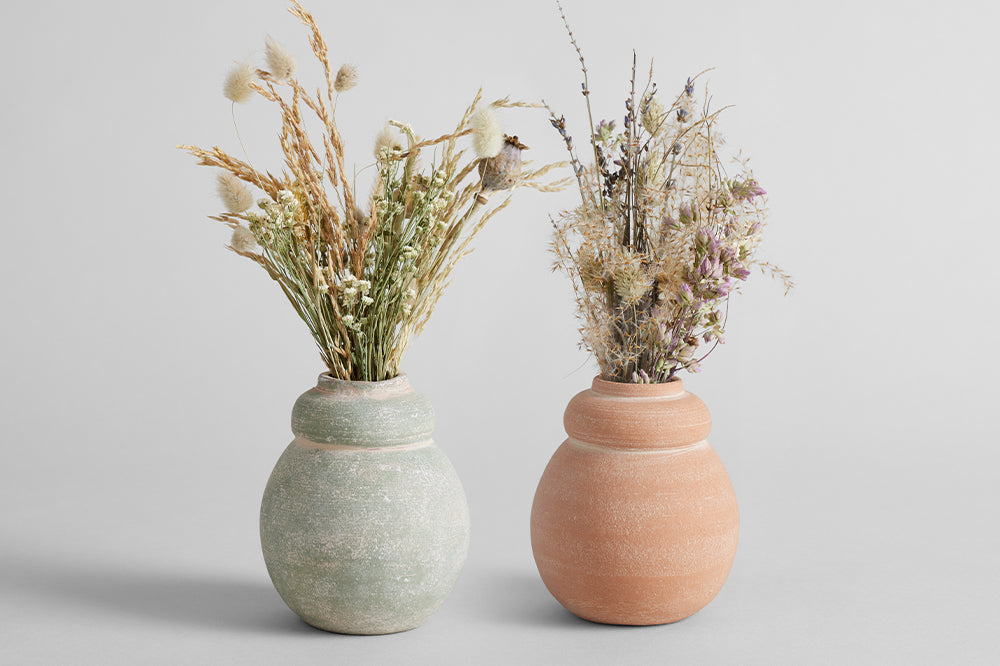 finding-the-perfect-handmade-vase-a-guide-to-materials-styles-sizes