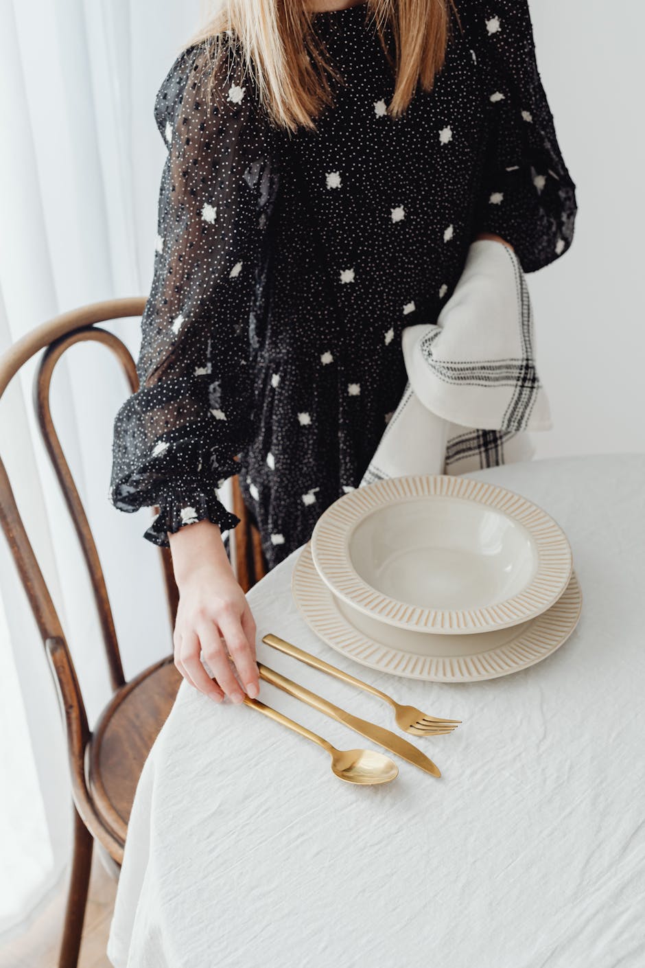 The Most Popular Cutlery And Plate Sets in the UK Right Now