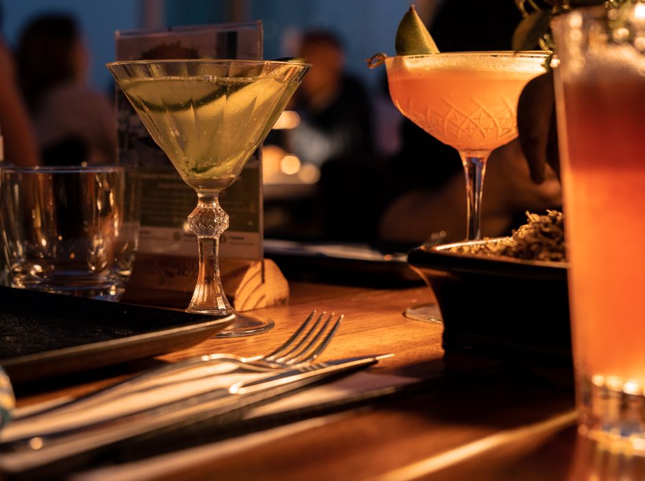 How to Choose Cocktail Glasses for a UK Home — Complete Buyer's Guide