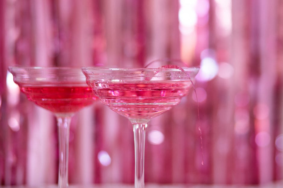 Cocktail Glasses Trends UK 2026 — What's Selling and What's Not