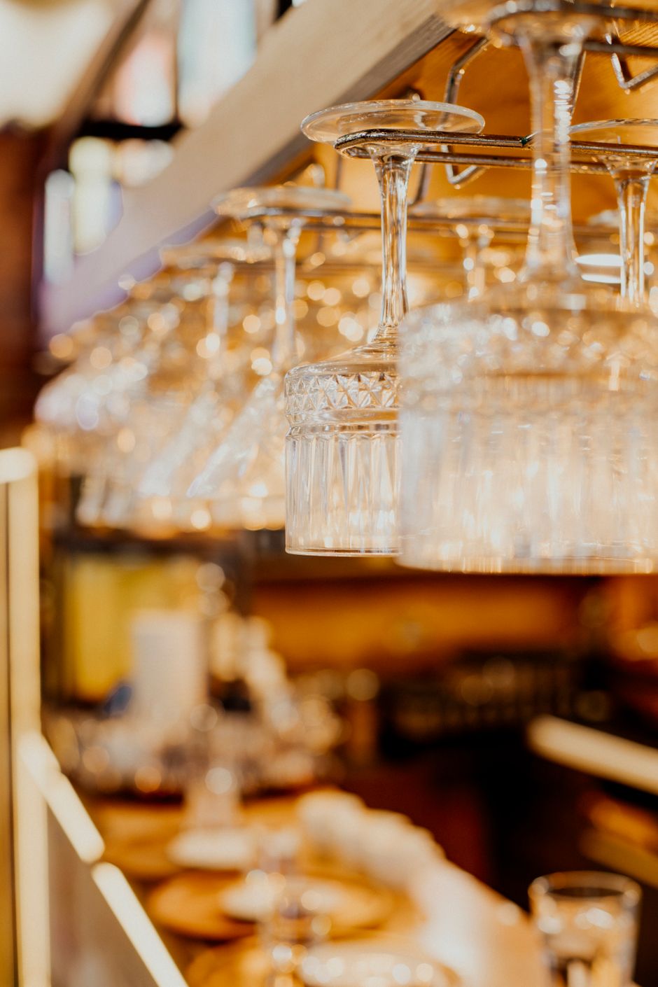 Crystal or Glass Wine Glasses: Your UK Home Guide